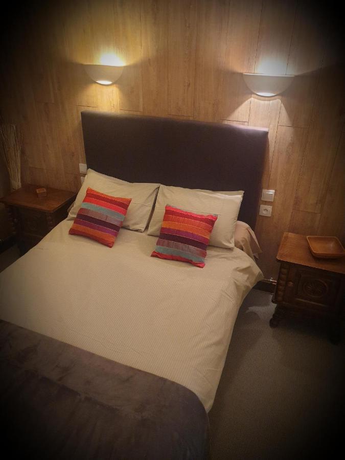 Mouli Del Riu Bed & Breakfast แซงต์-ปิแอร์-เดลส์-ฟอร์กาต์ ภายนอก รูปภาพ
