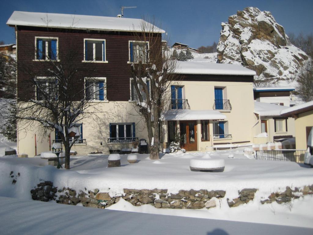 Mouli Del Riu Bed & Breakfast แซงต์-ปิแอร์-เดลส์-ฟอร์กาต์ ภายนอก รูปภาพ